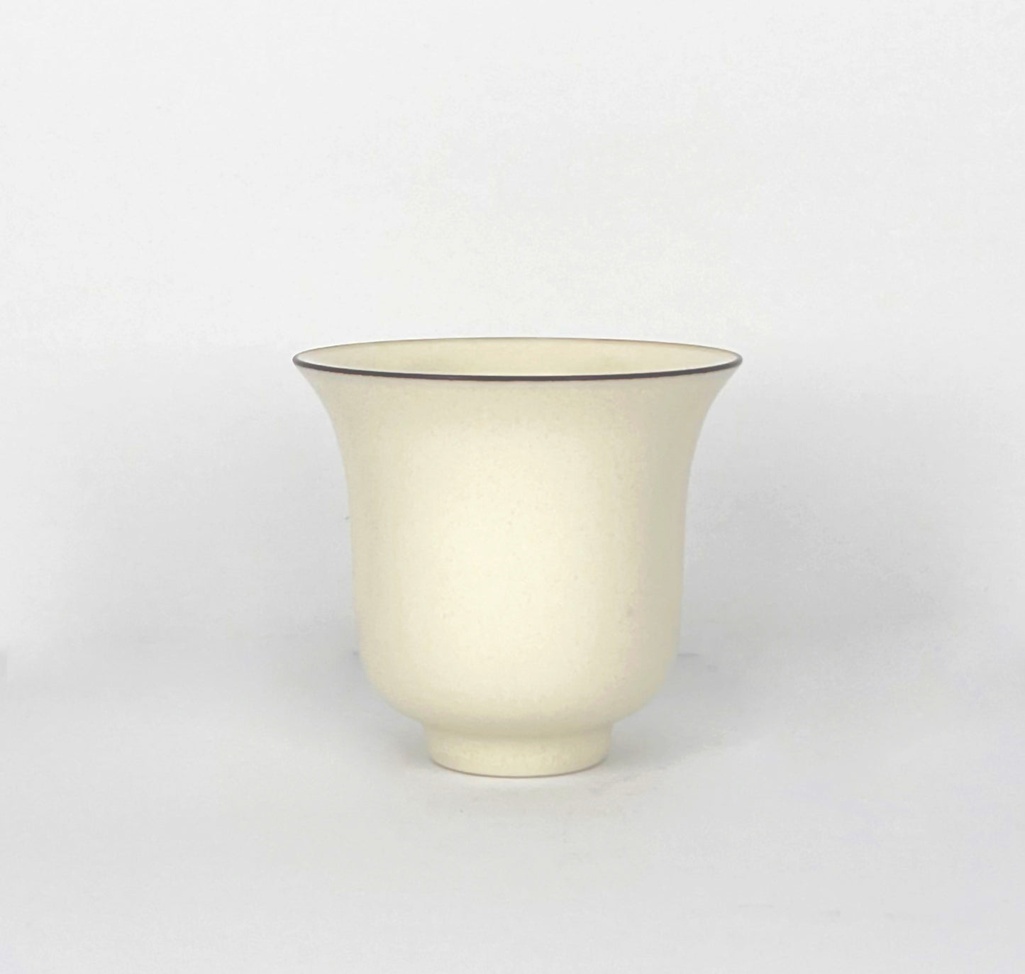 Xiaofangyao: White Bell Cup|晓芳窑:定白钟形杯