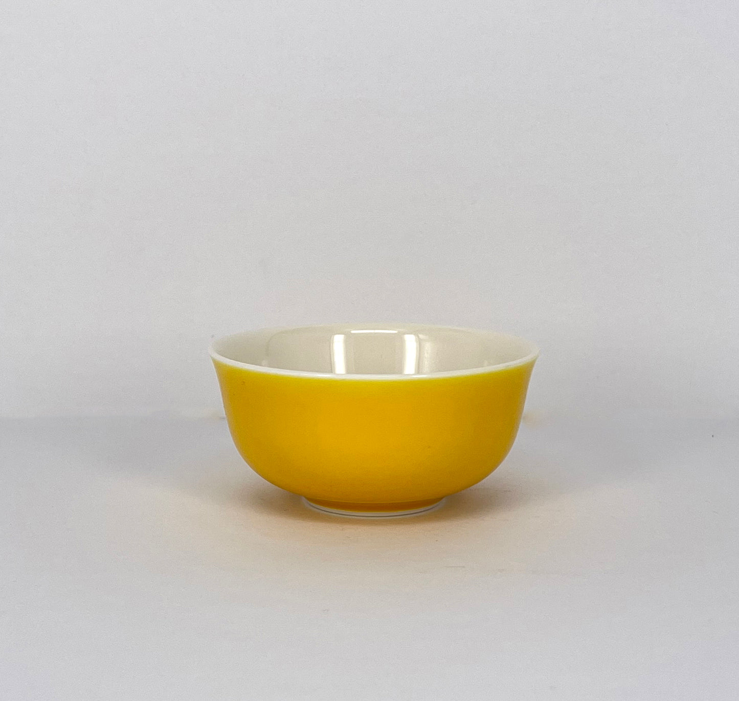 Xiaofangyao: Yellow Moon-viewing Paired Cup｜晓芳窑：乳黄望月对杯