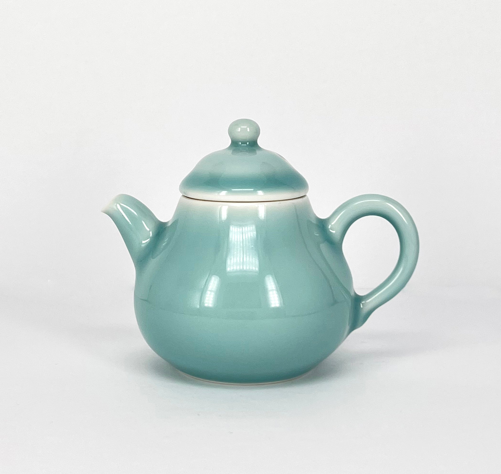 Xiaofangyao: Celadon Glaze Small Teapot｜晓芳窑：豆青釉小茶壶