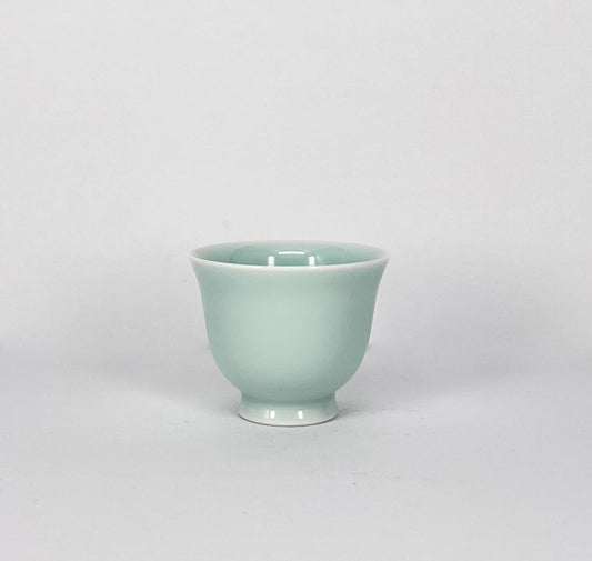 Xiaofangyao: Celadon Dew Paired Cup｜晓芳窑：豆青玉露对杯
